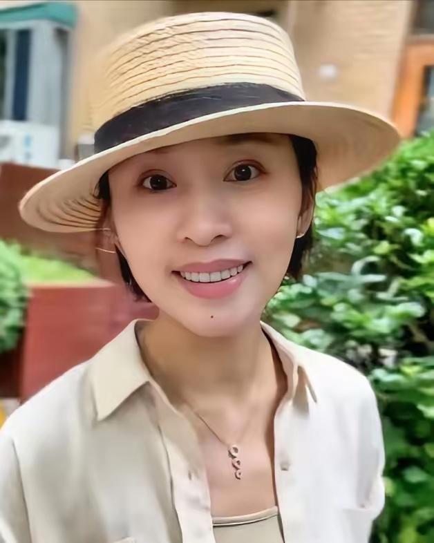 [月亮]欧阳夏丹已经很难再结婚了，原因很简单，不是因为她年纪大，也不是因为她没人