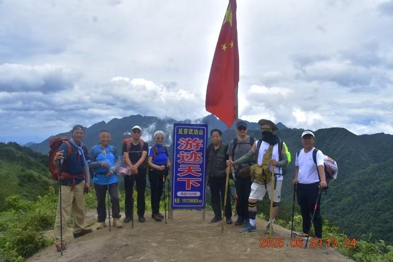 70岁老哥挑战武功山，爬武功，必成功！！武功山 萍乡 安吉 笨驴户外