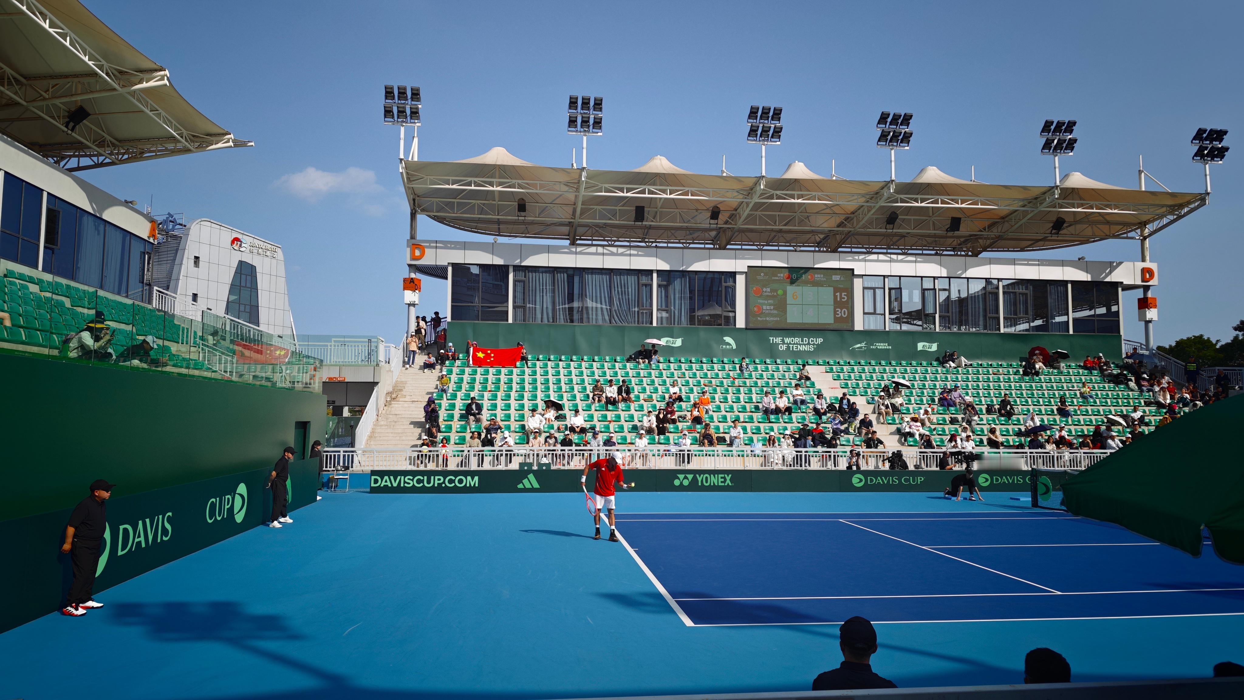 戴维斯杯中国vs葡萄牙吴易昺2比0博杰斯 阿昺赛后采访一单告负下，阿昺是带着一些