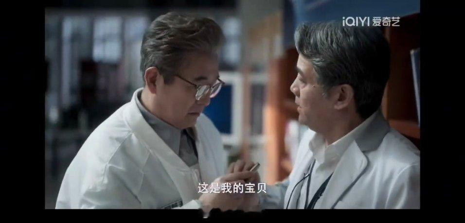 呼，终于聊到我特想扒拉的总工覃伯钧院士和档案馆的赵强军馆长了。他俩可太有意思了。