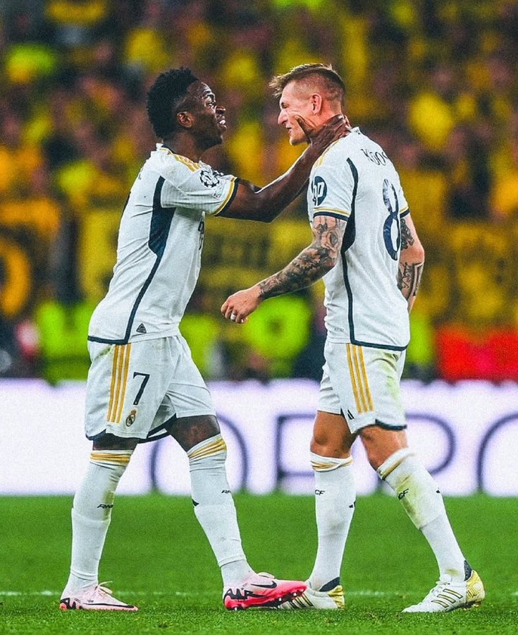 🗣️克罗斯：“Vini还年轻，随着经验的积累，他会变得更好。”皇马