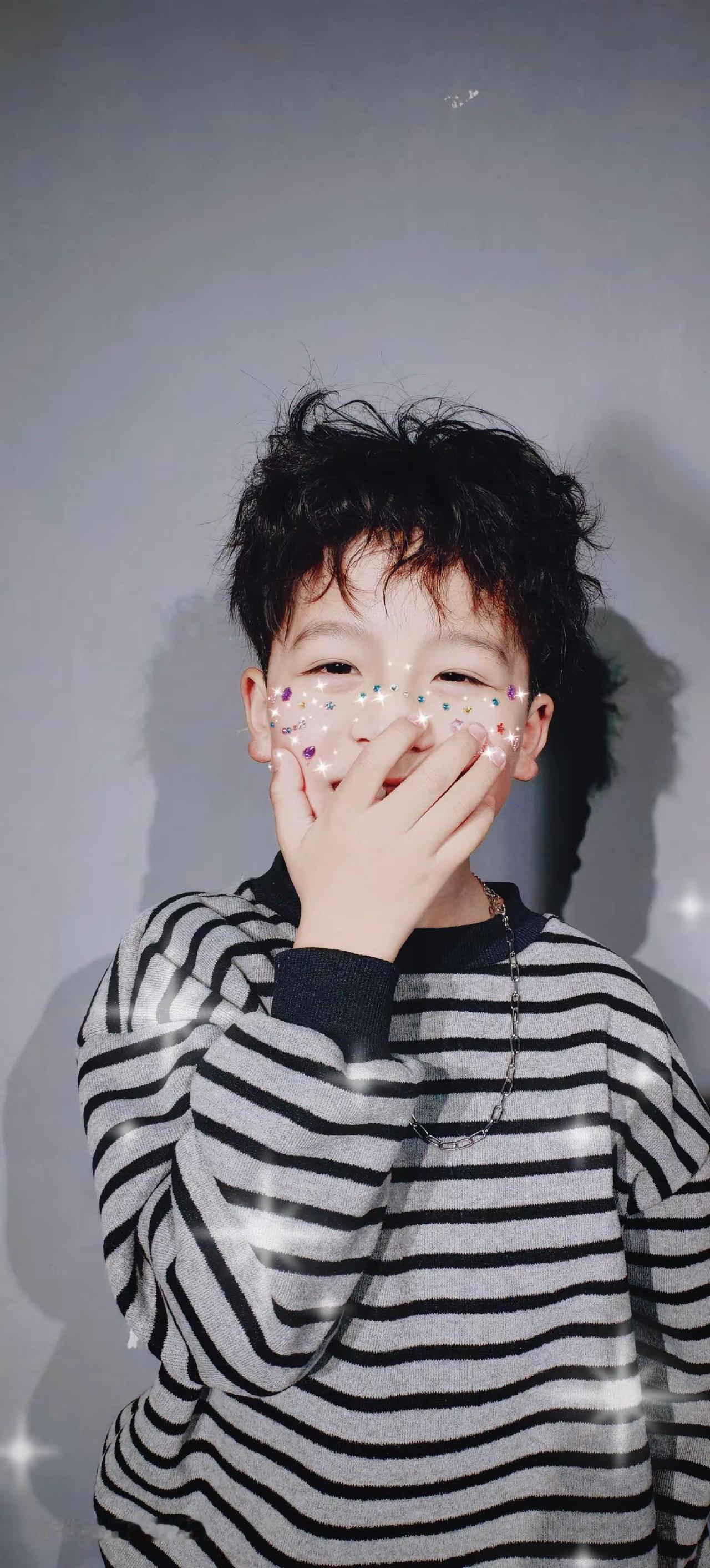 赶个末班车！当我有一堆星星贴纸 少年感！我的阳光男孩可帅可甜  星星贴