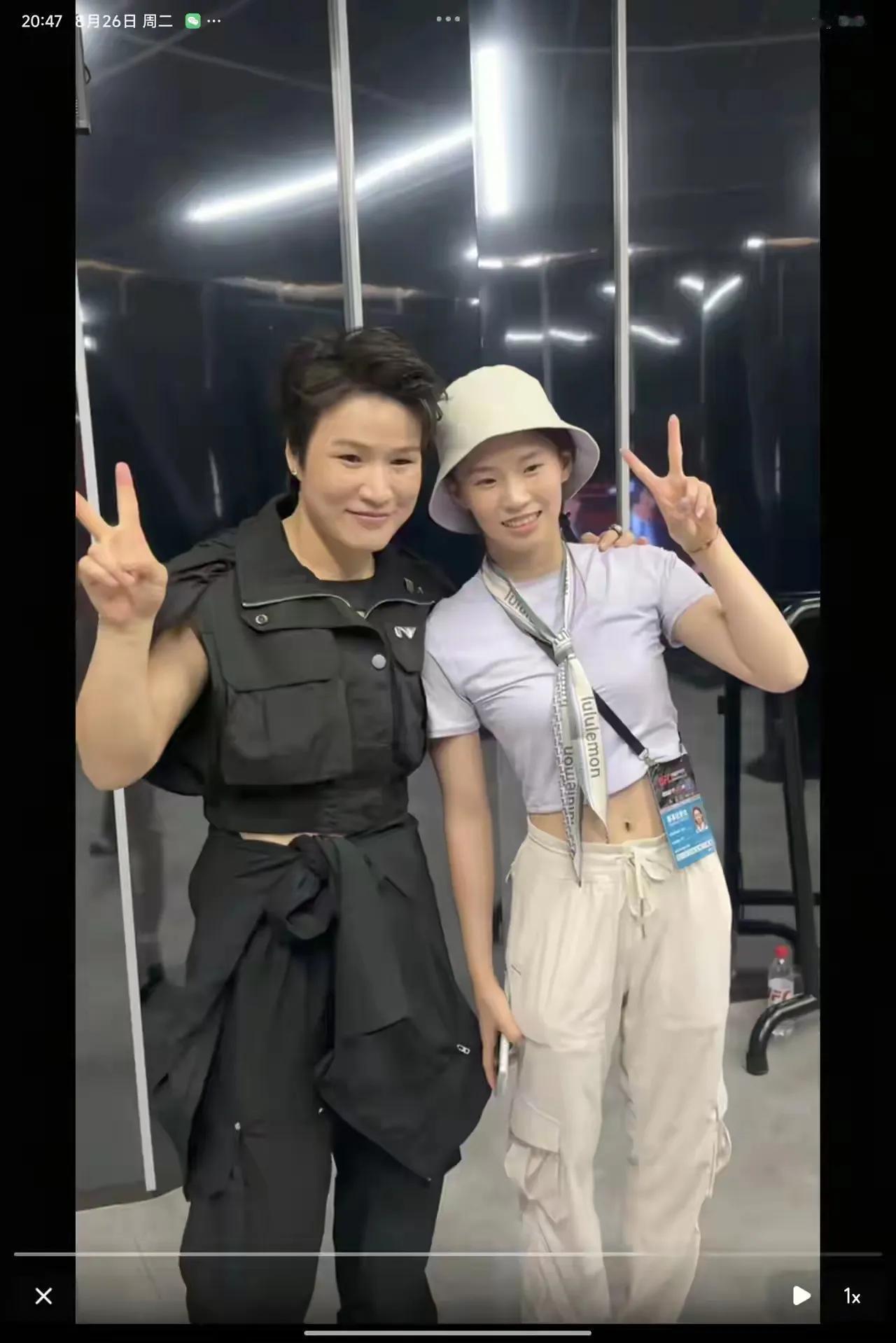 一个是当代跳水界的女明星，一个是中国当代格斗界的女拳王。
8月25日，跳水奥运冠
