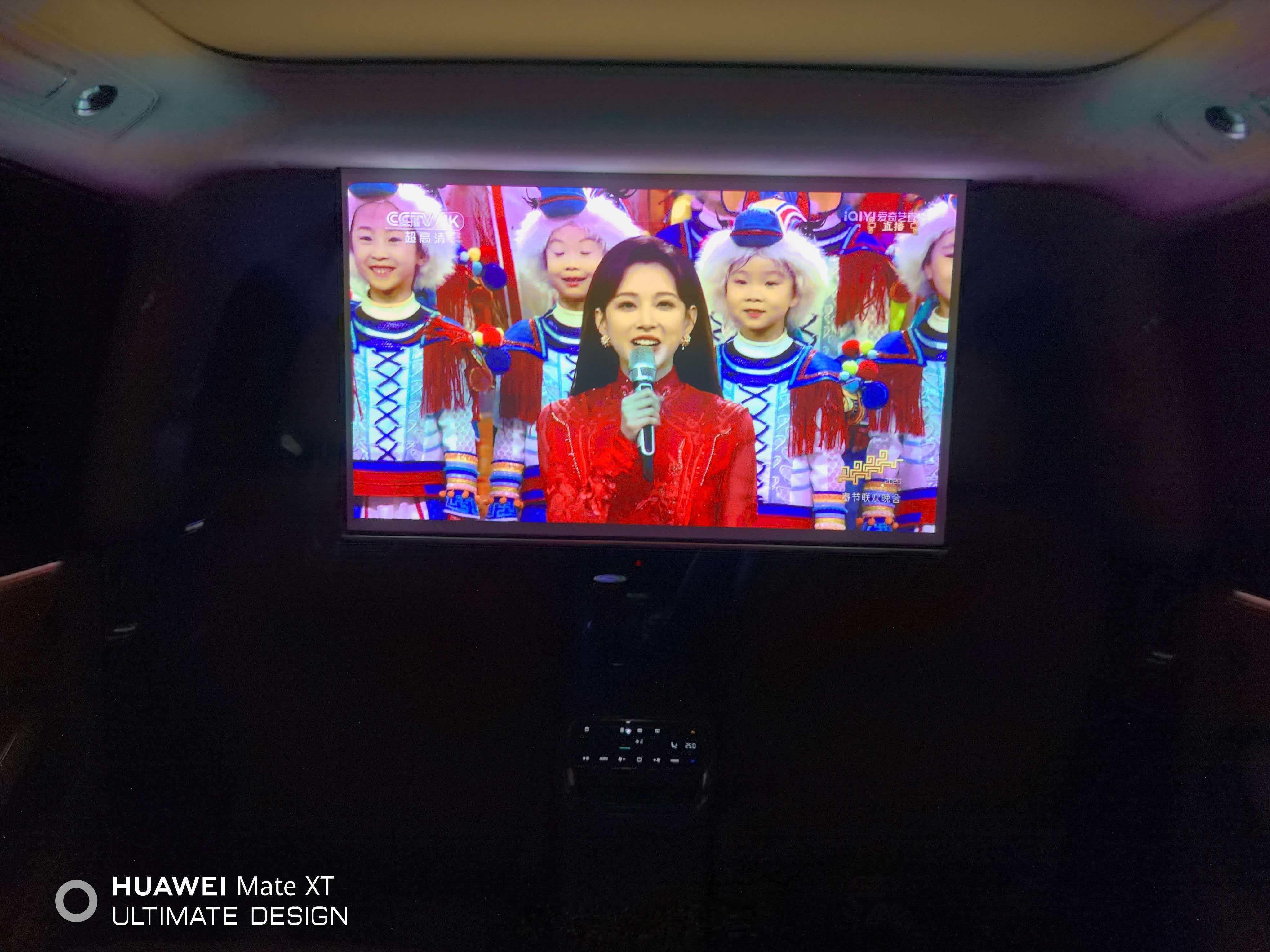 是谁说的问界汽车 车上的投影仪没用的，那只是你没有找到属于它的场景鸿蒙智行连续三