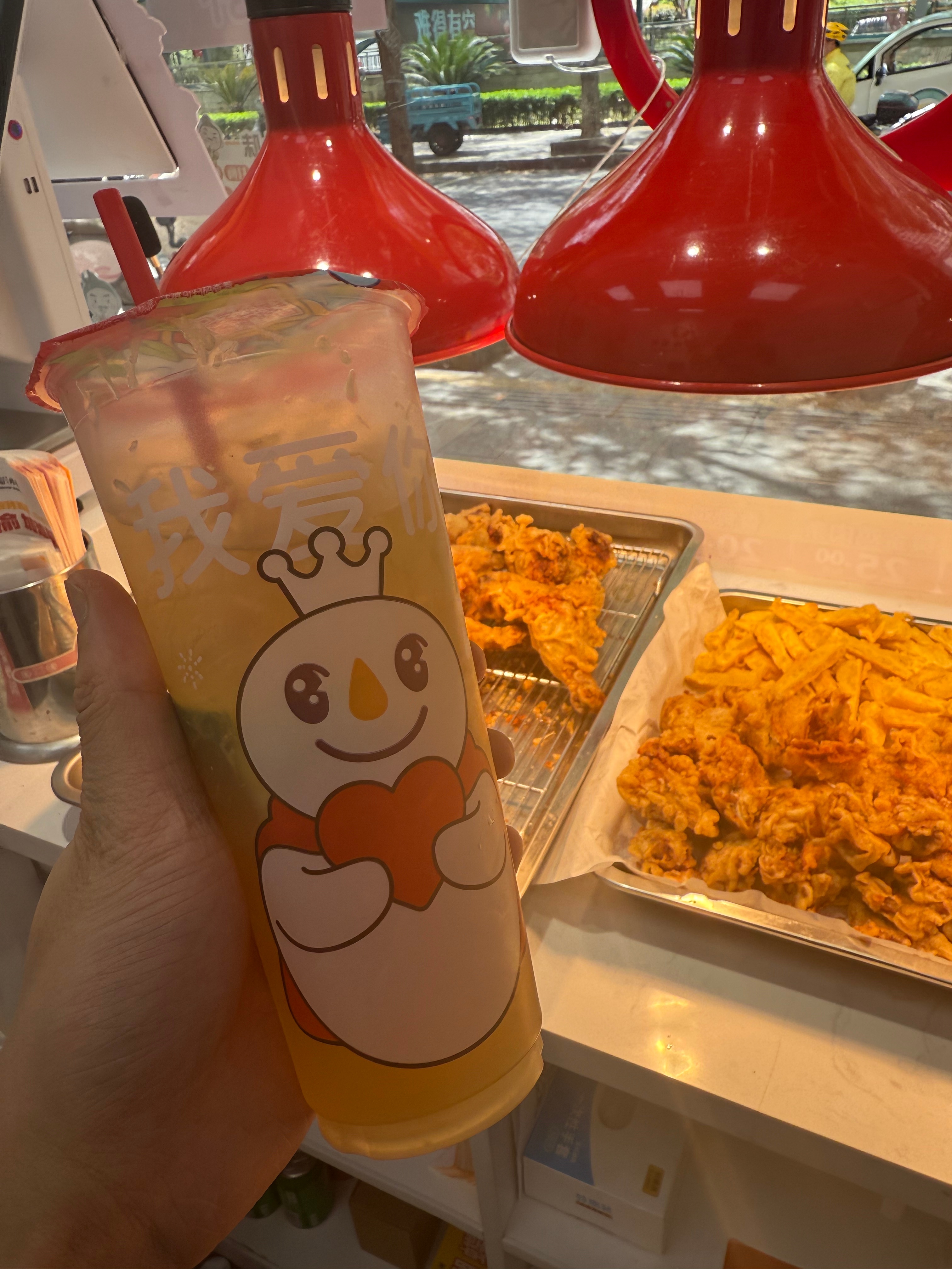 蜜雪集团去年赚了58.8亿最爱喝蜜雪冰城的香柠红茶 