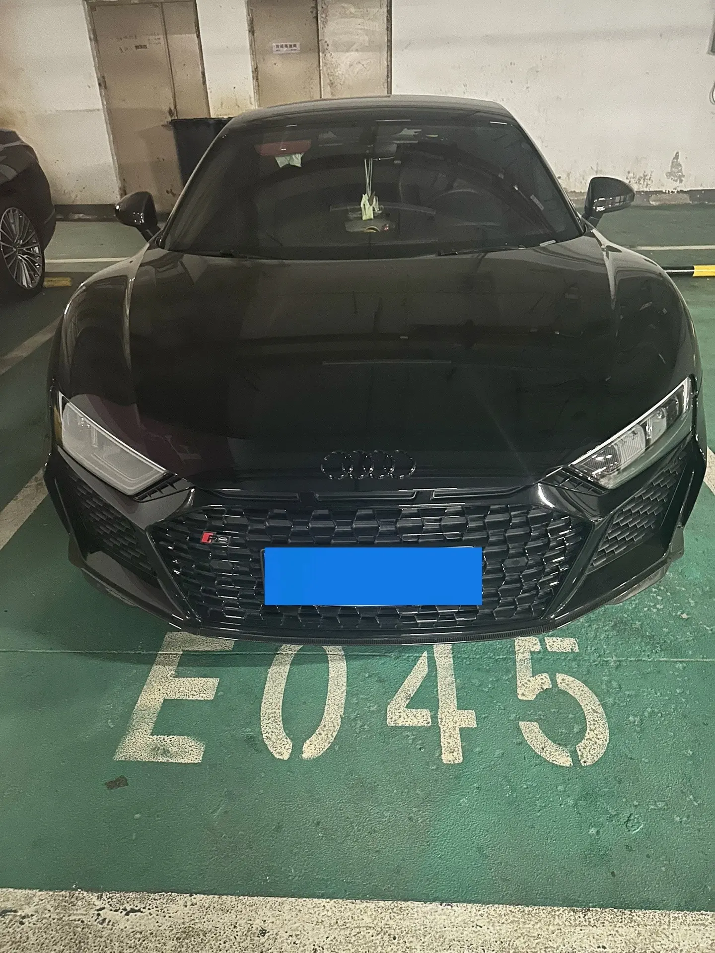 最帅V10超跑新款奥迪R8！200万以内最好听的声浪！