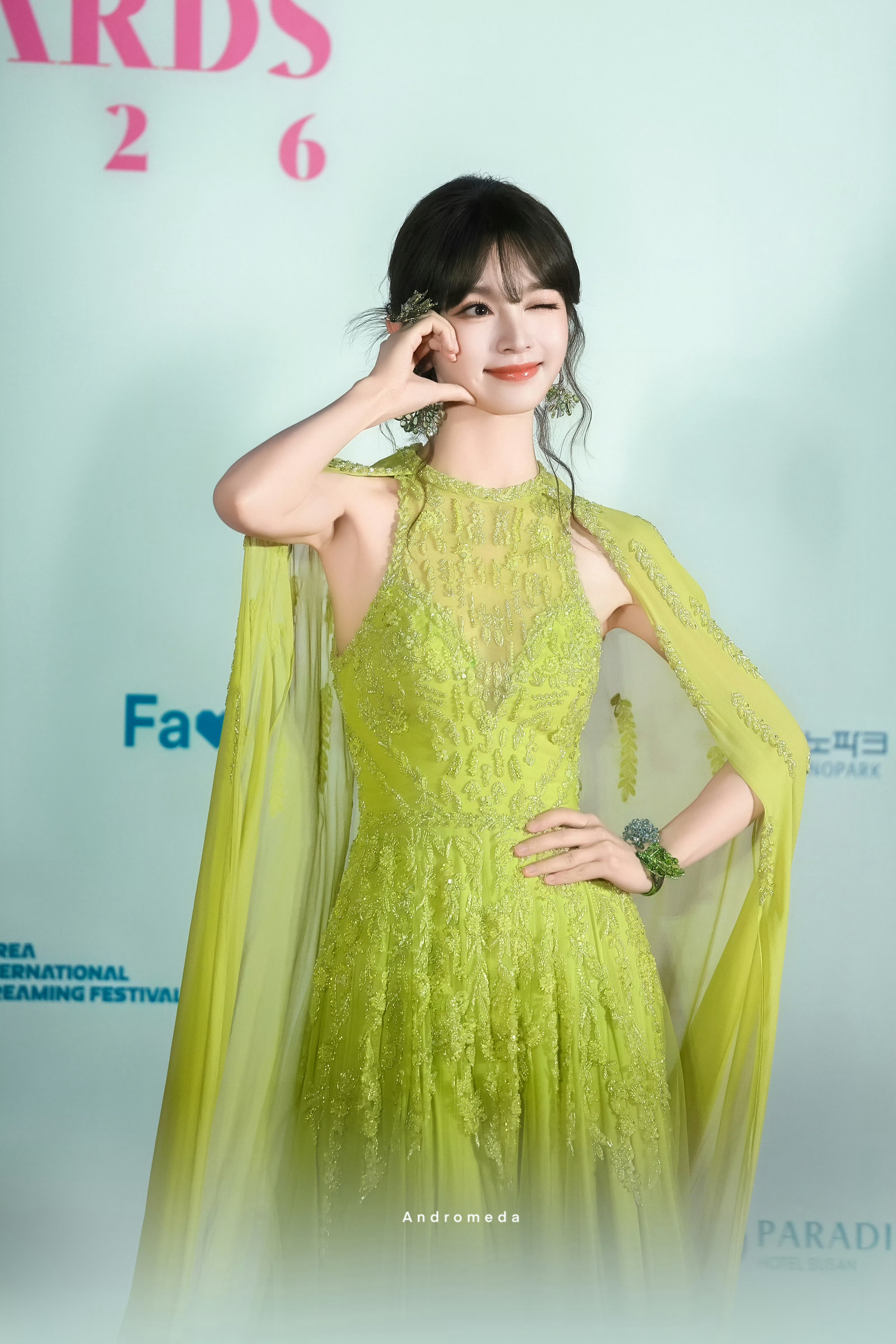 田曦薇是盘靓条顺大美女呀 