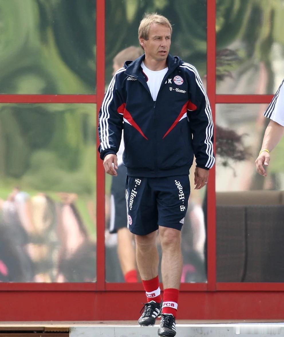 克林斯曼将会在今天参加拜仁元老明星杯的比赛，和不少拜仁名宿一起代表球队出场，同样