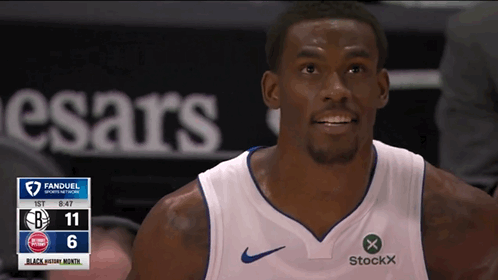 有点小激动！正在打比赛的杜伦听到广播宣布自己被选进全明星时，很开心！
杜伦有这个