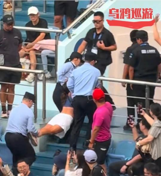 一个“乌鸦巡游”，一个“四仰八叉”将“亮证姐”谢某某钉在国内网球赛事的笑柄上！