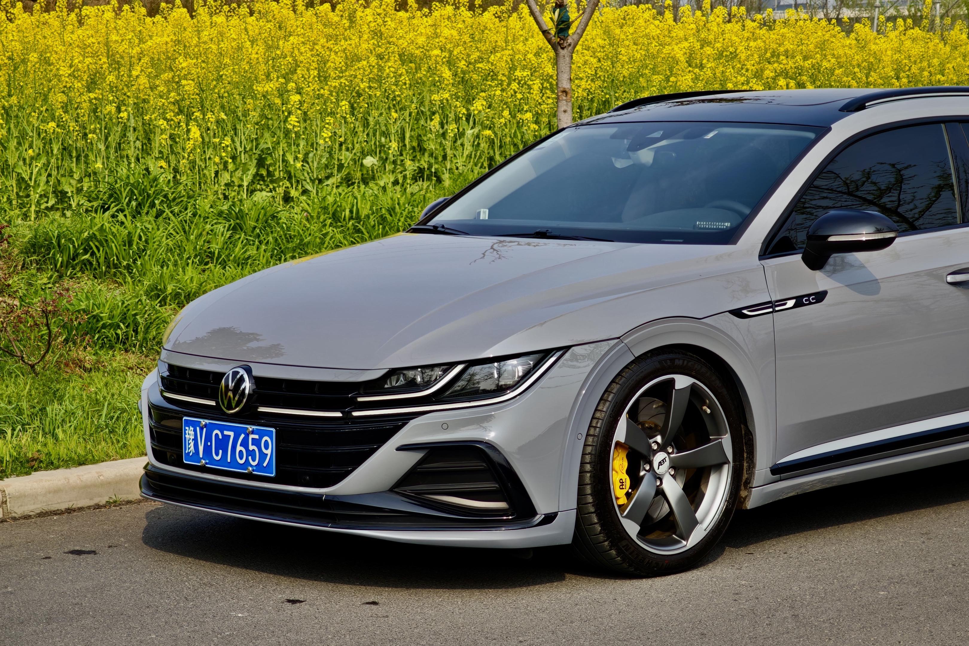 大众CC旅行版。7年前的设计放到现在还是这么的帅！