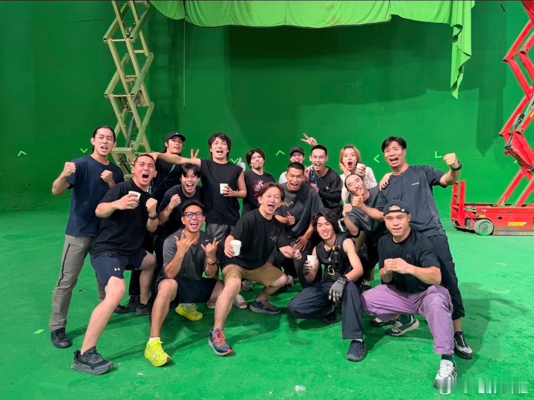 林峯、吴彦祖、刘俊谦、古天乐、郭富城等出演的电影《九龙城寨之终章》动作组杀青，全