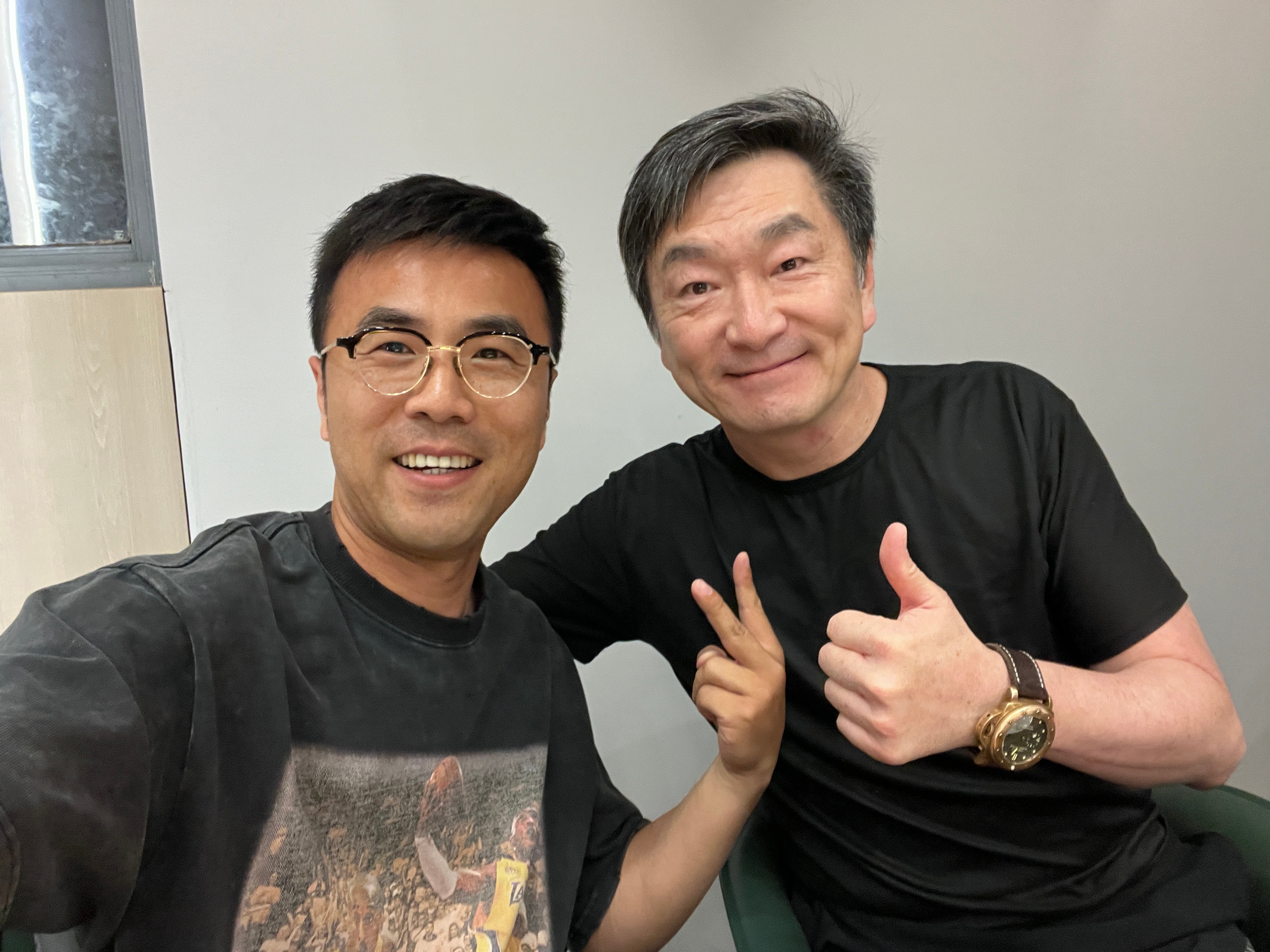 带Sean Lee整一顿南京的蒜蓉小龙虾，双臭，金牛湖大鱼头。 ​​​
