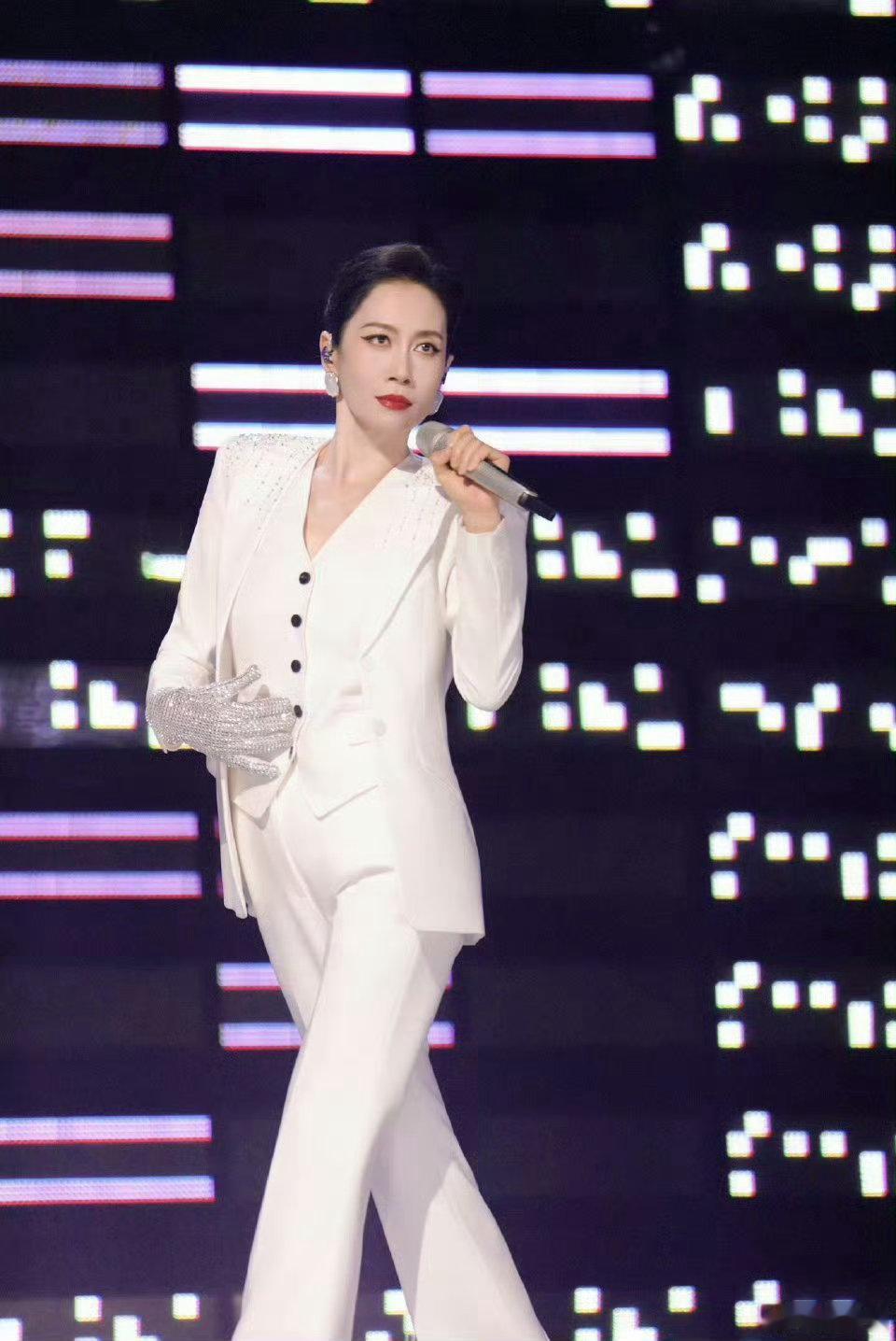 温峥嵘回应孙怡乘风2026 谁被这波姐妹互动暖到！温峥嵘说孙怡大大咧咧却那么细心