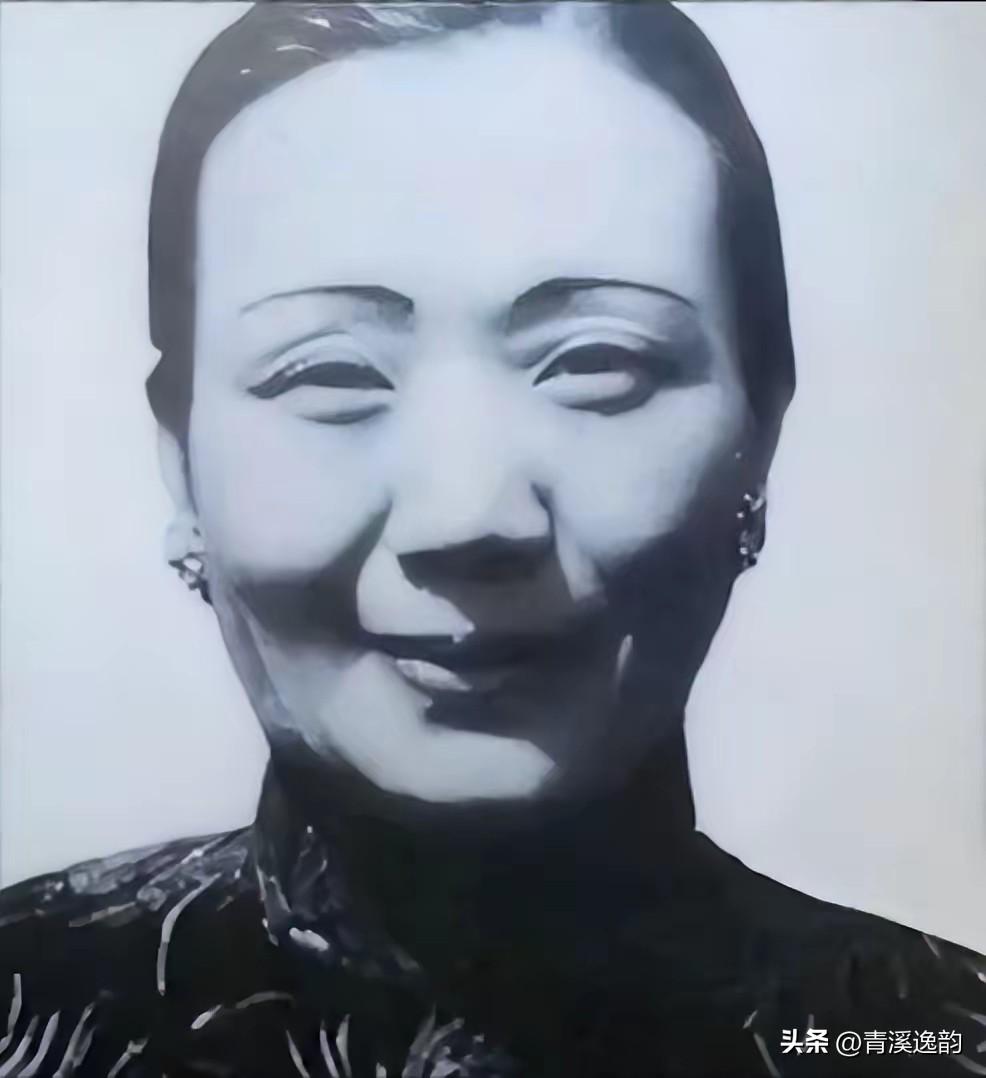 1879年，浙江巡抚谭钟麟喝多了，看府上丫鬟李氏身材婀娜，一时兴起抱回房，事后竟