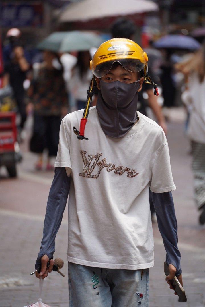 今年这么流行这种包全脸的脸基尼吗？ 