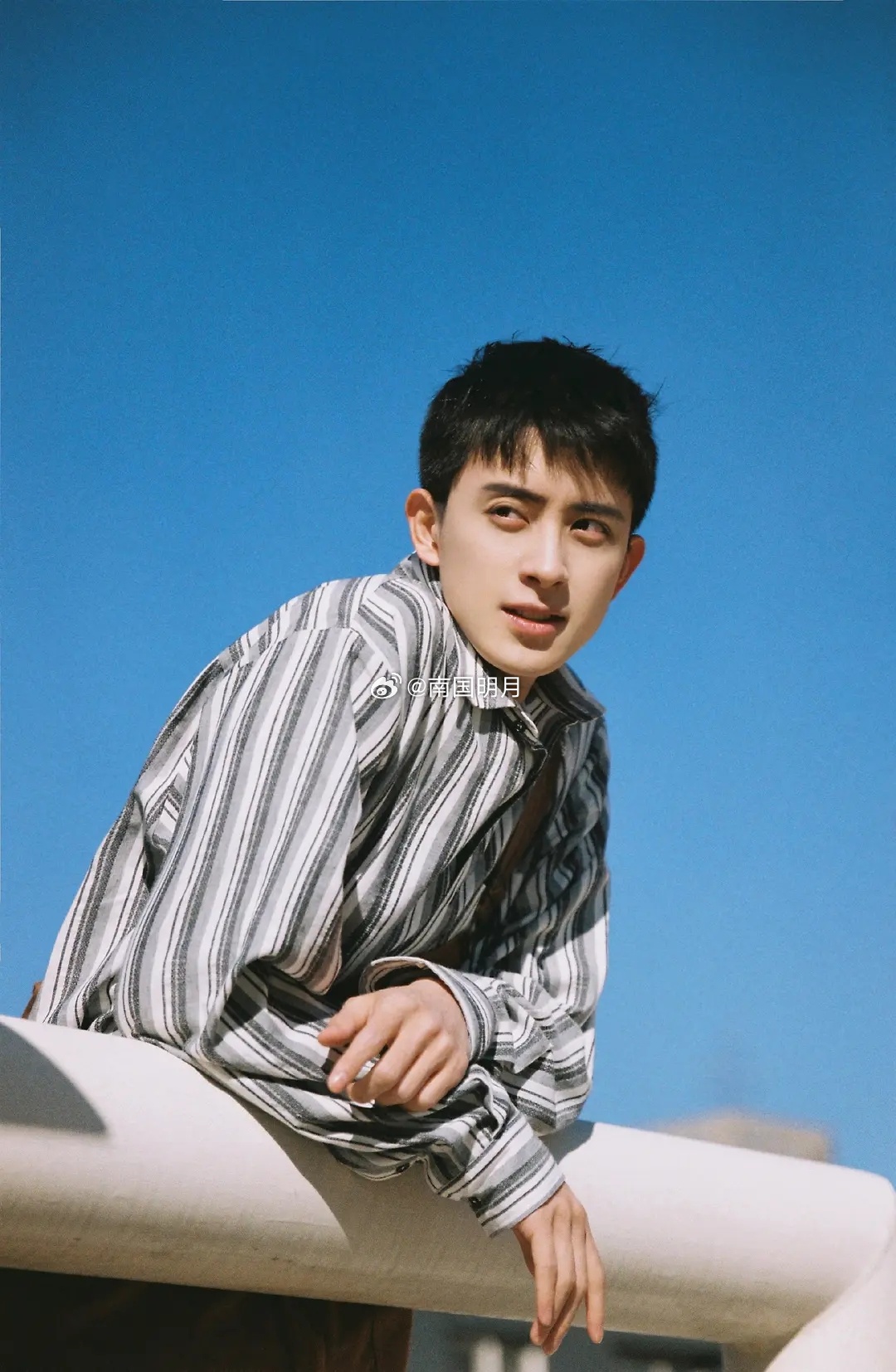 电视剧《第三十年明月夜》男主：敖瑞鹏(深度接触中)女主：深度接触卢昱晓、王楚然题