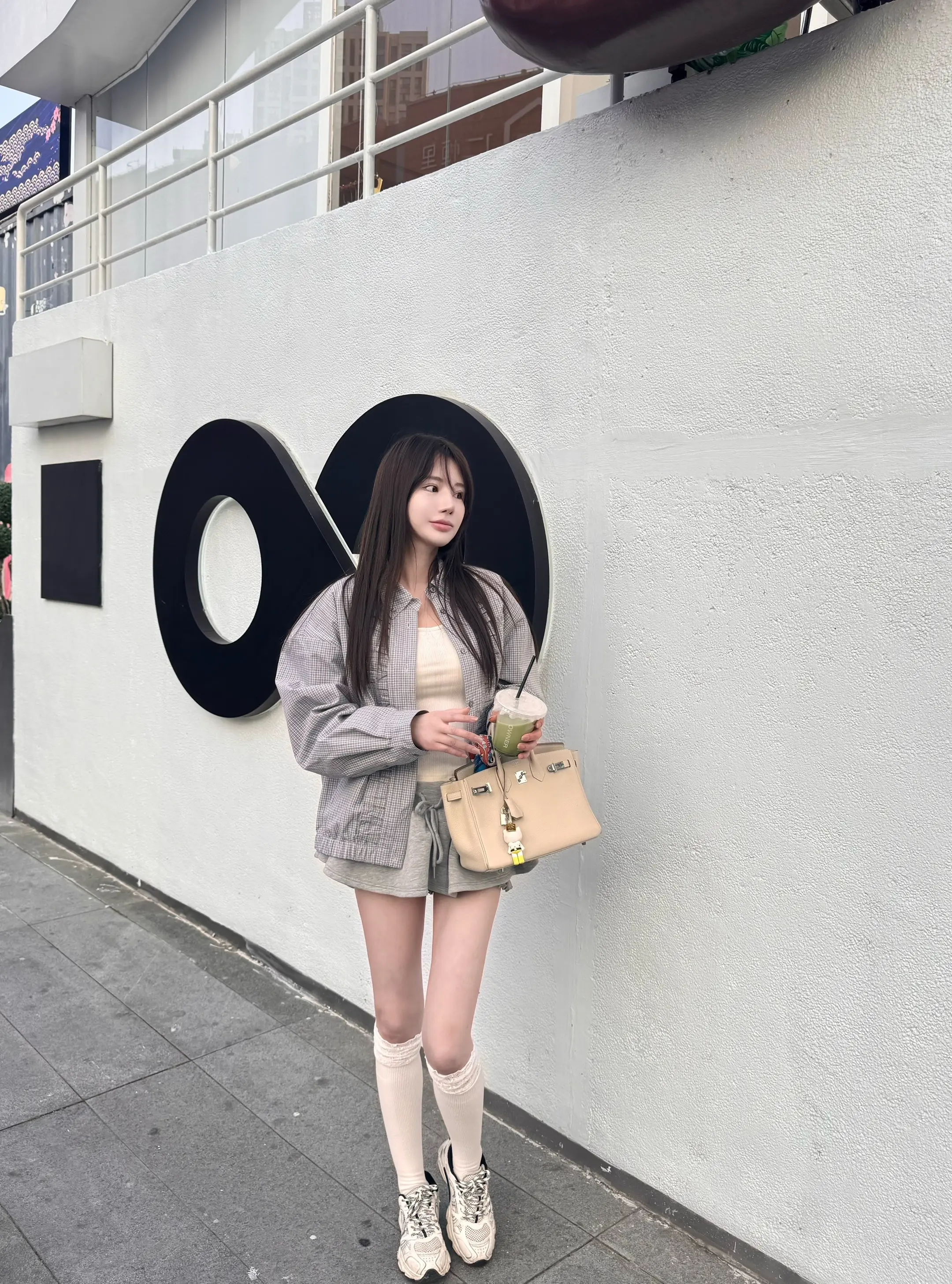 今天你又在谁的身边呢。