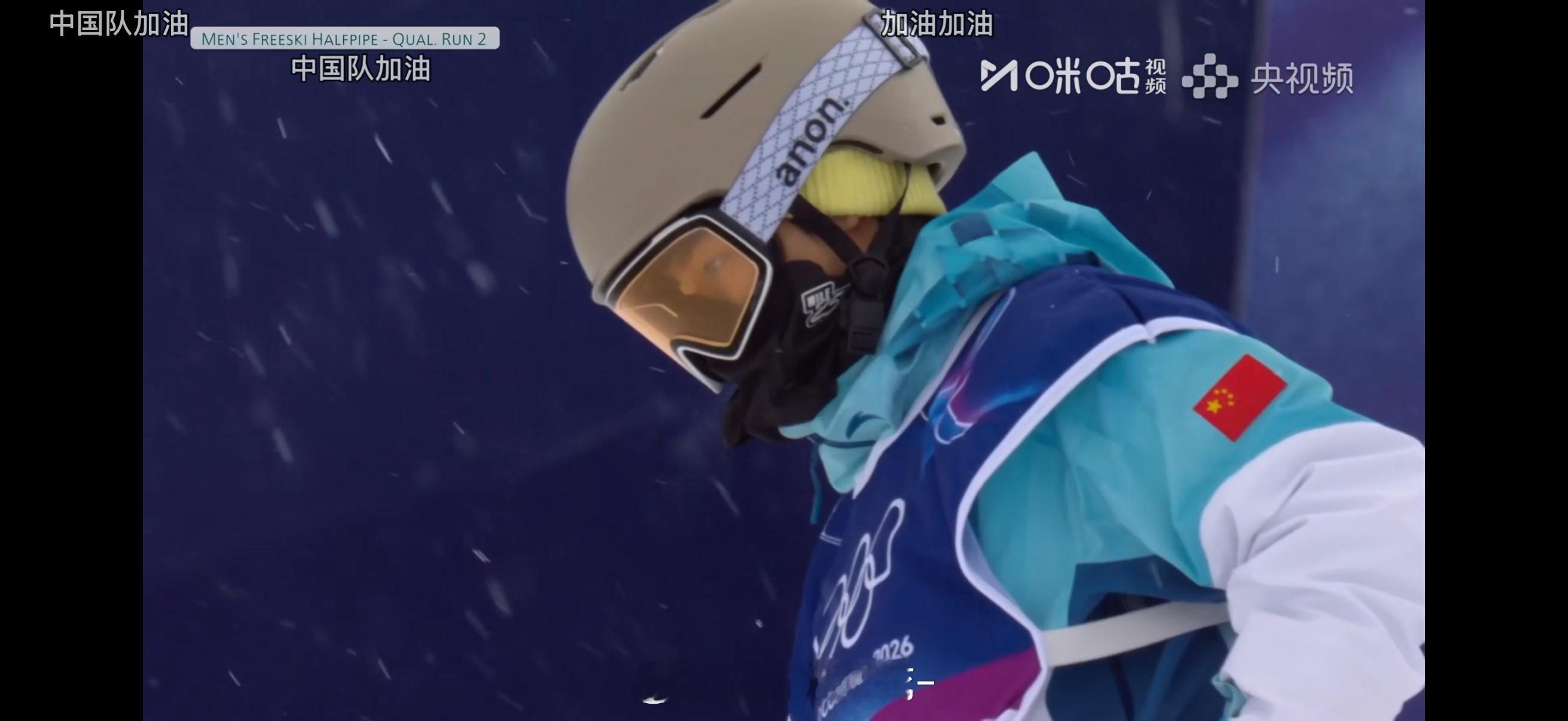 滑雪其实一直都不算是中国的强势项目但是我确实非常热爱这个运动自由式滑雪双板就更加