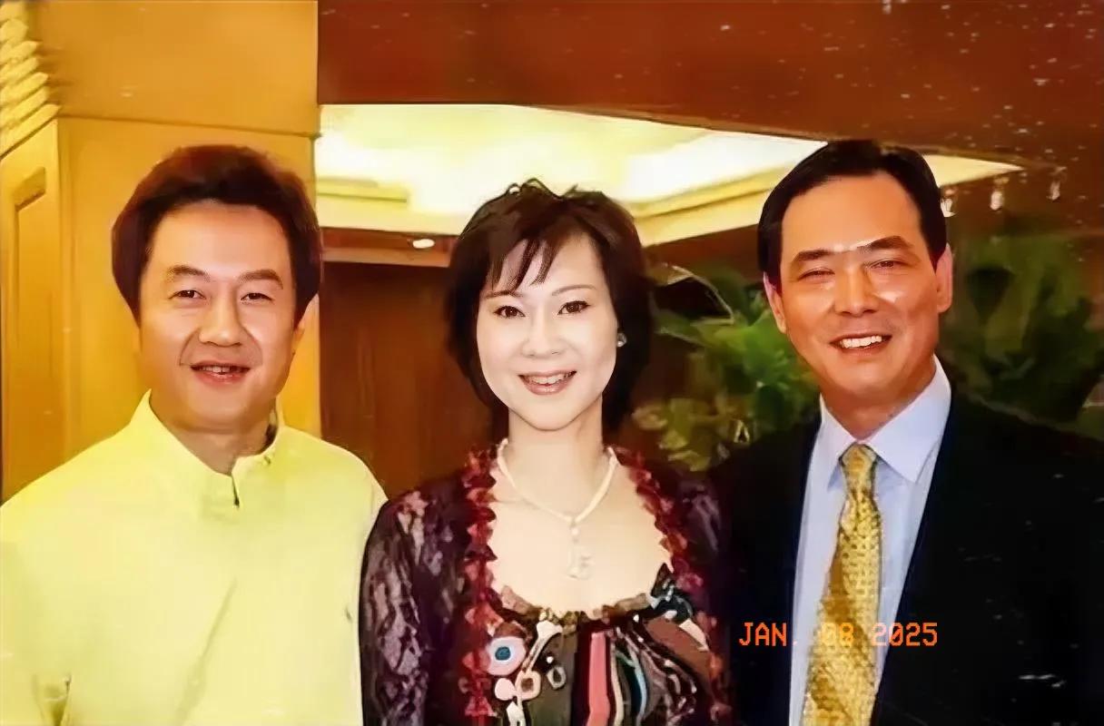 乒乓球界三位前辈
右起：蔡振华、曹燕华和施之皓。