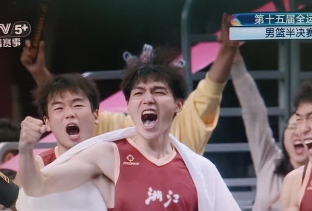 可以毫不夸张地说，丁团，浙江全运会男篮主教练丁伟，今天是浙江人民，是浙江球迷的骄