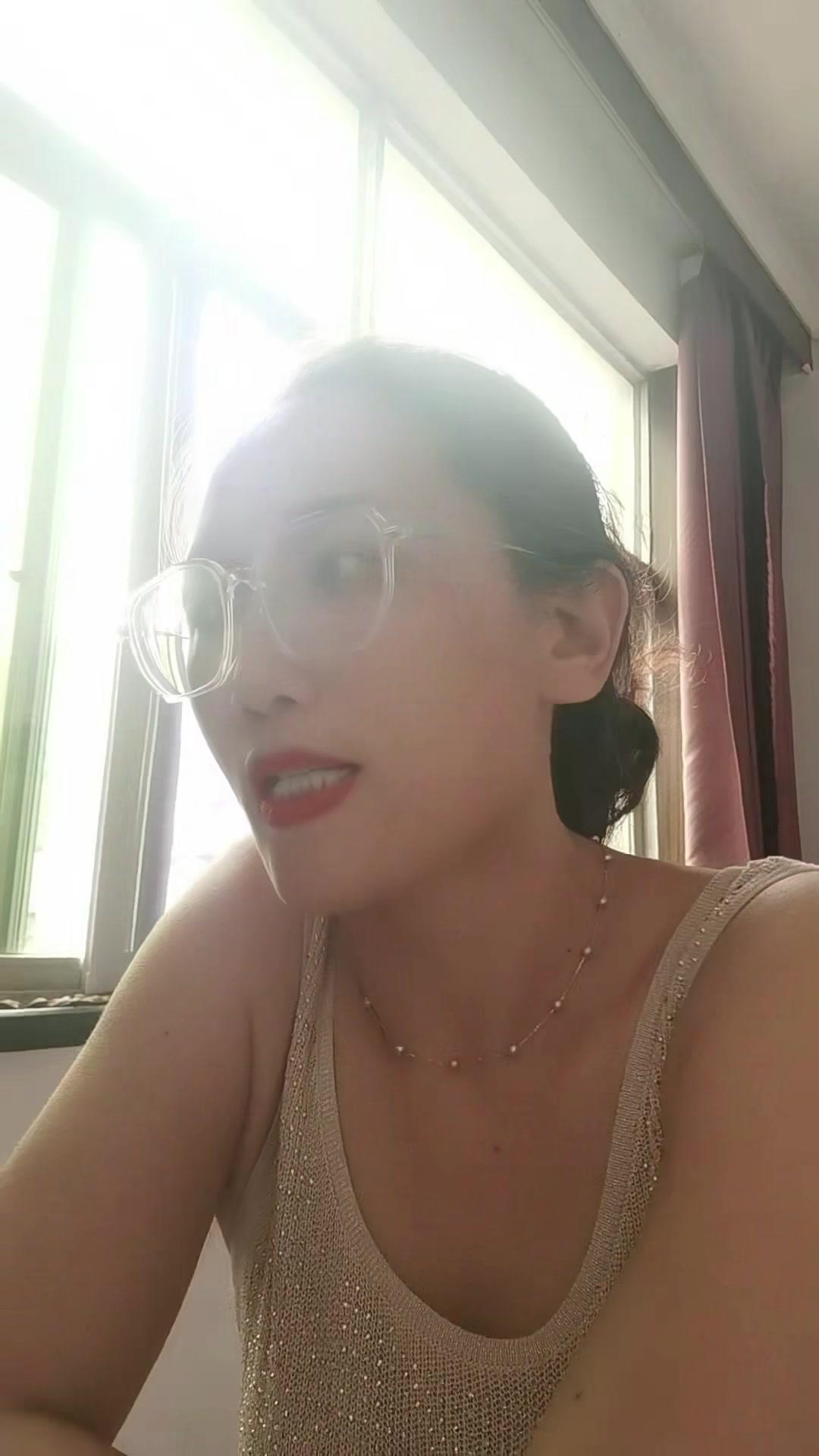易经64卦里没有一卦是纯凶的，最难的坎卦虽为两重咸水，卦辞却言“有福为先，行有上