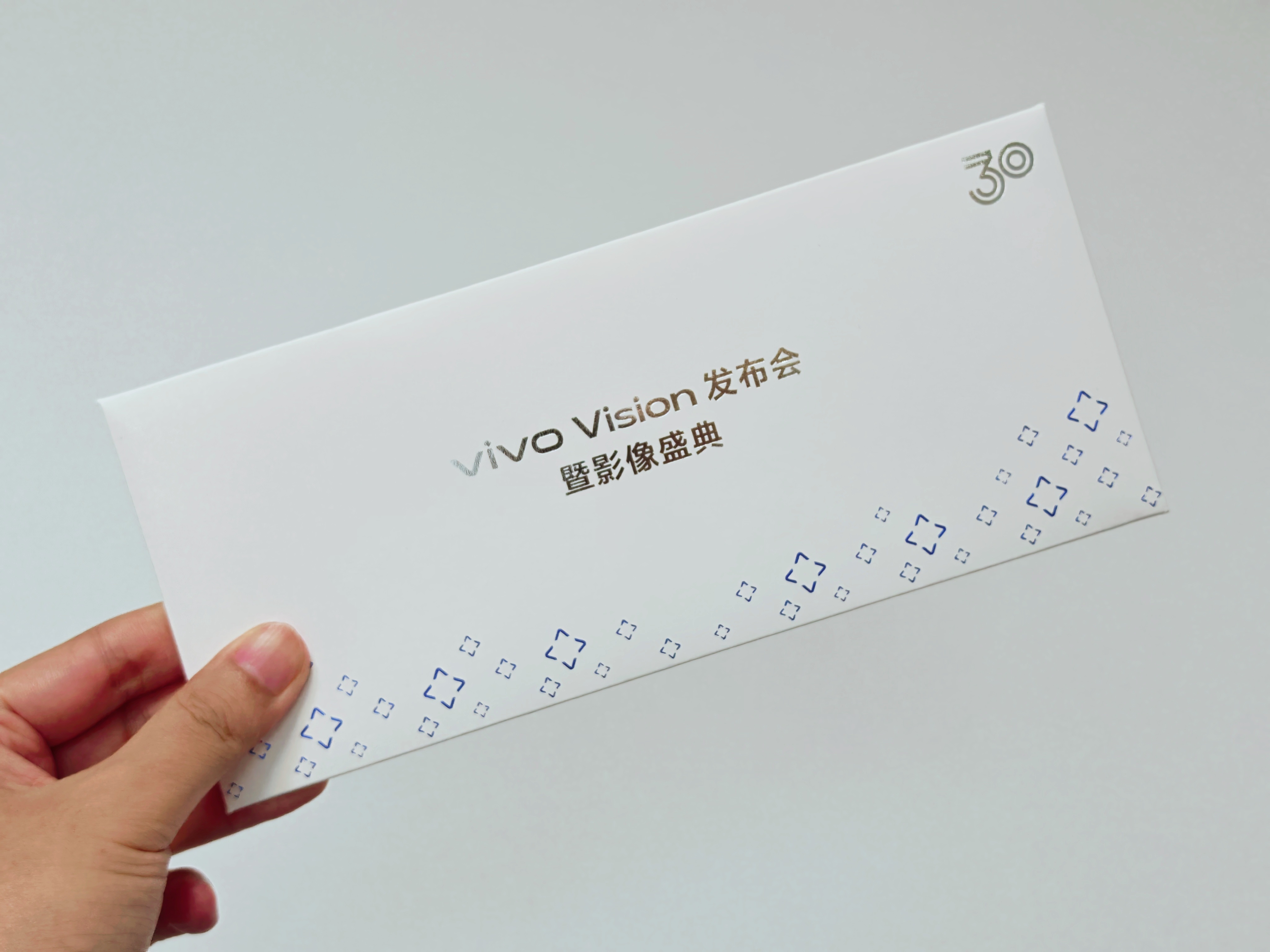 一转眼vivo已经走过了30年，这次还带来了首款重磅产品vivo Vision。