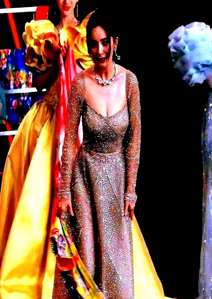 你敢信？张艺谋砸3亿拍的国安谍战片，票房破9.58亿，观众却没人聊谍战——全在找