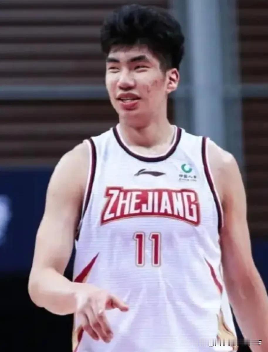 亚洲杯小组赛中国男篮小组赛打的很精彩，超出预期想象。明天19点淘汰赛决不能掉以轻