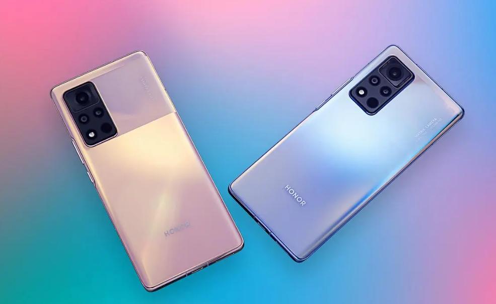 当下很多用户本以「品牌、价格和舆论」来看待手机、评价手机，自然会忽视了这一切的细