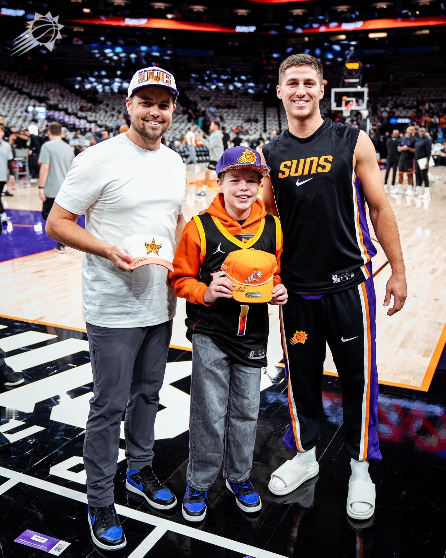 世界善意日 & 每一天，科林·吉莱斯皮用小小善意创造大大温暖💜🧡座位升级、球