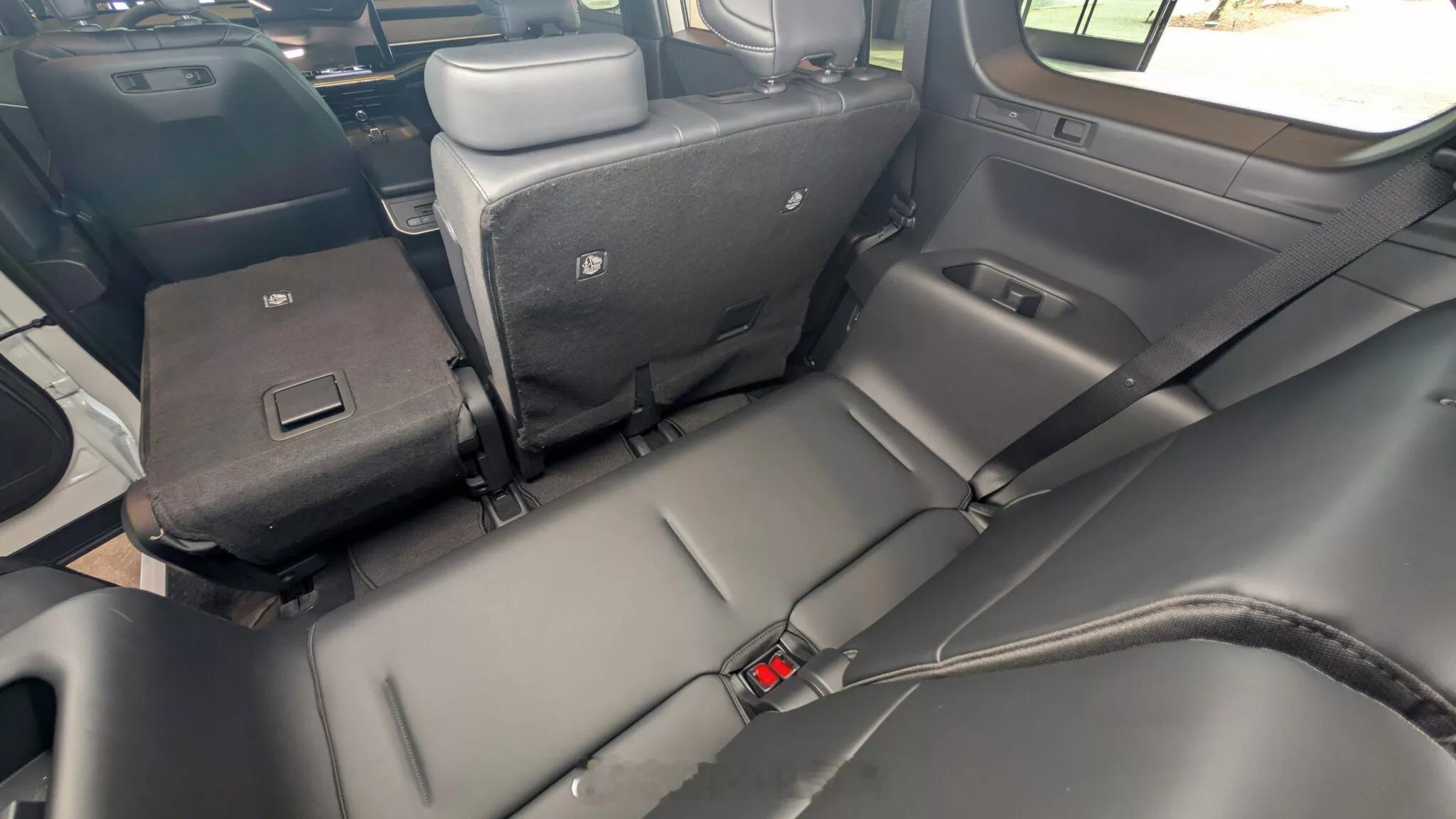 纯电汉兰达 我们任何一台9系都比这个塑料汉兰达内饰强多了 