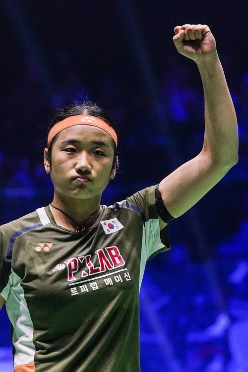 王祉怡连续两年进全英赛决赛王祉怡2-0力克山口茜，连续两年站上全英之巅，用实力守