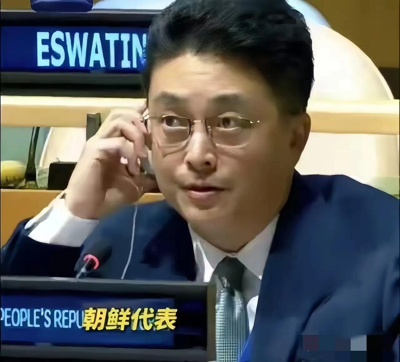 日本在联合国谋求更高席位，
朝鲜代表当场拍桌质问：
一个连历史罪行都不敢

正视