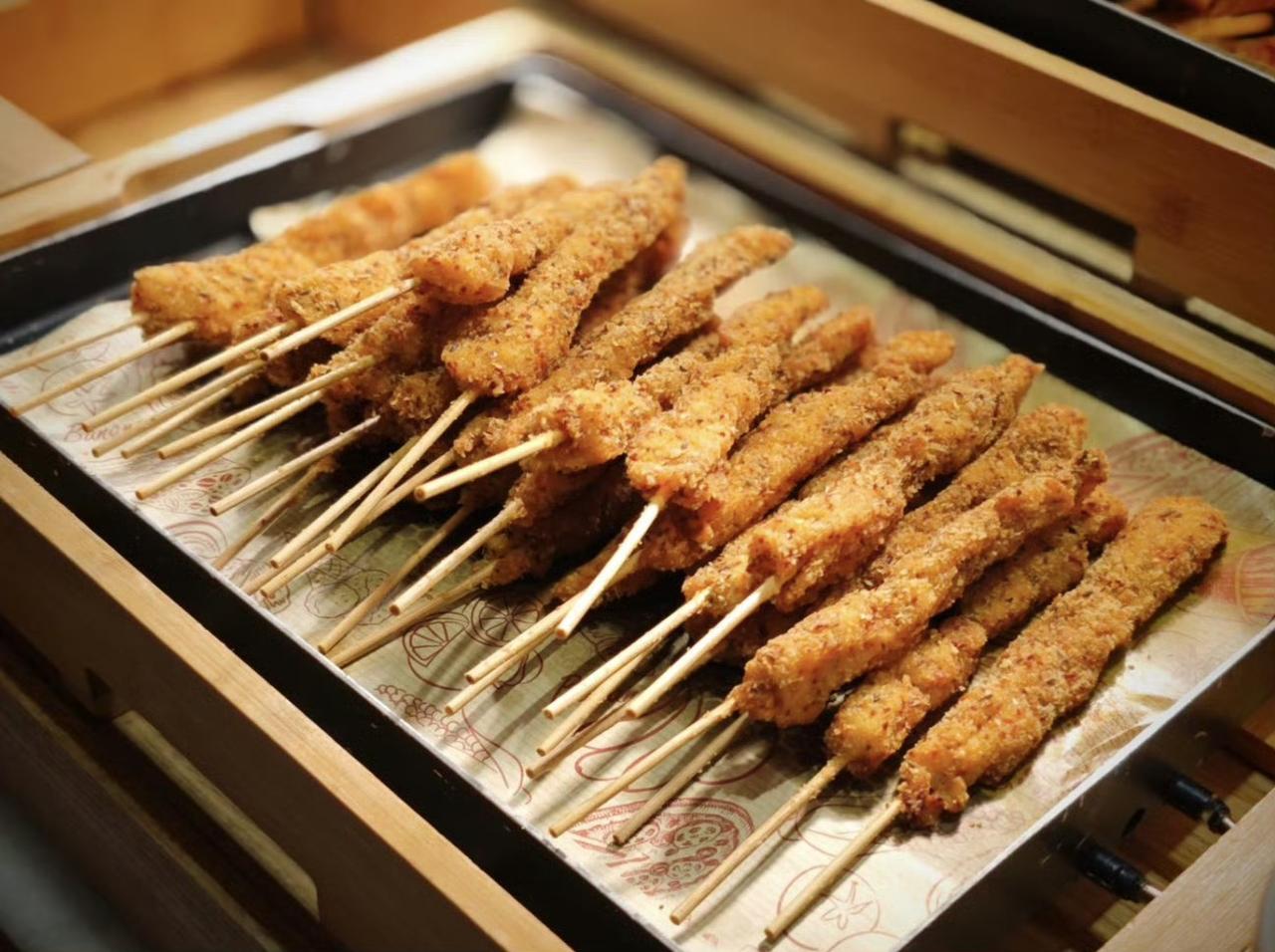 及时调整这些习惯
才能从饮食源头降低胃癌风险
筑牢胃部健康防线，胃癌几乎都是喂出