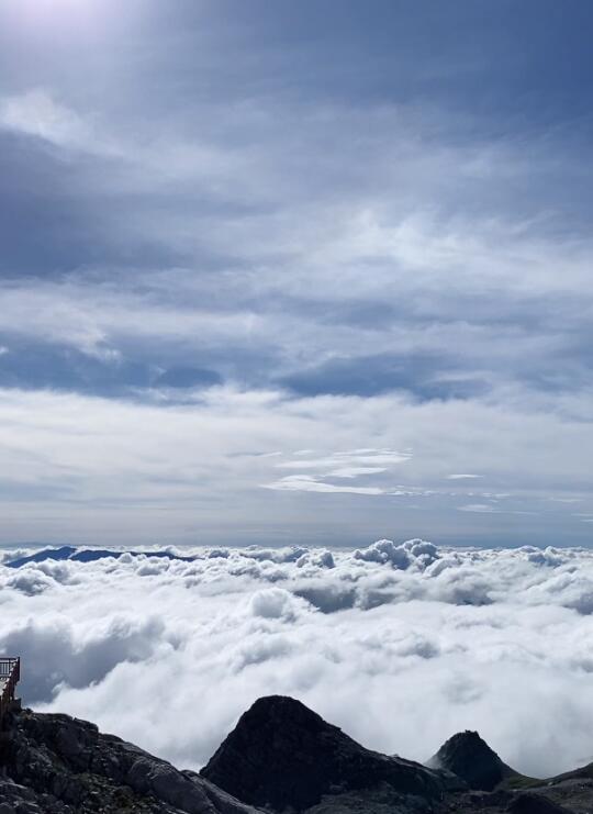 玉龙雪山今日实况，能看到云海