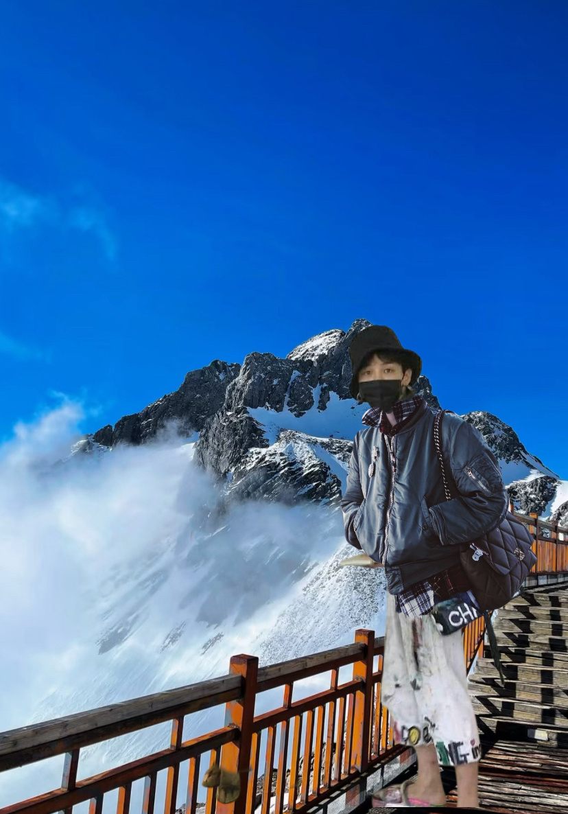今日抵达，云南。蚝玩。爬上玉龙雪山、已力竭，已缺氧。🎤彩云之南我心的方向孔雀飞