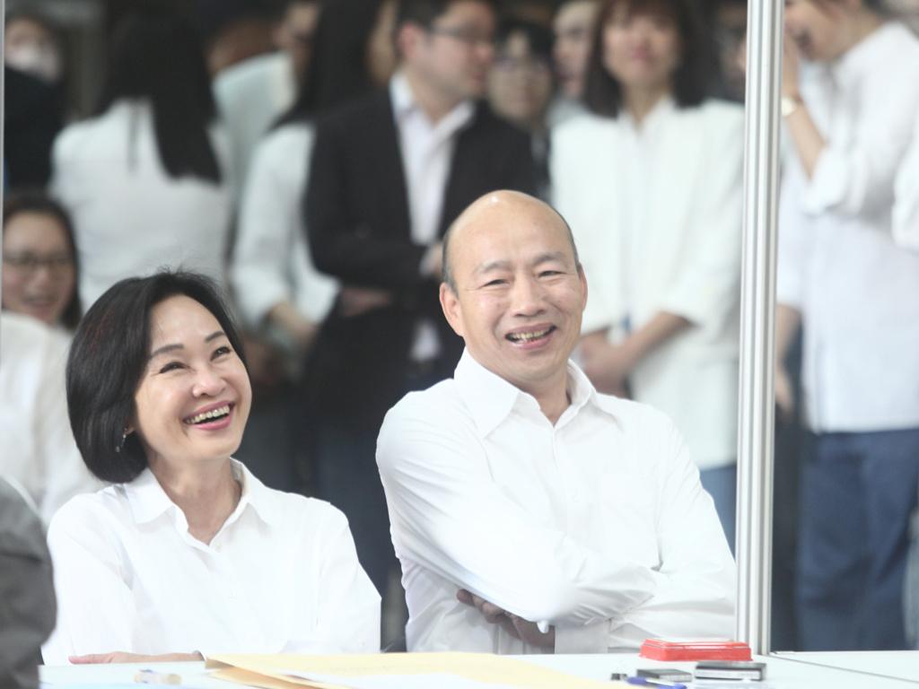韩国瑜喊“君子务本” 她揭高雄基本盘：柯志恩真的会赢
台立法机构11日举行总预算