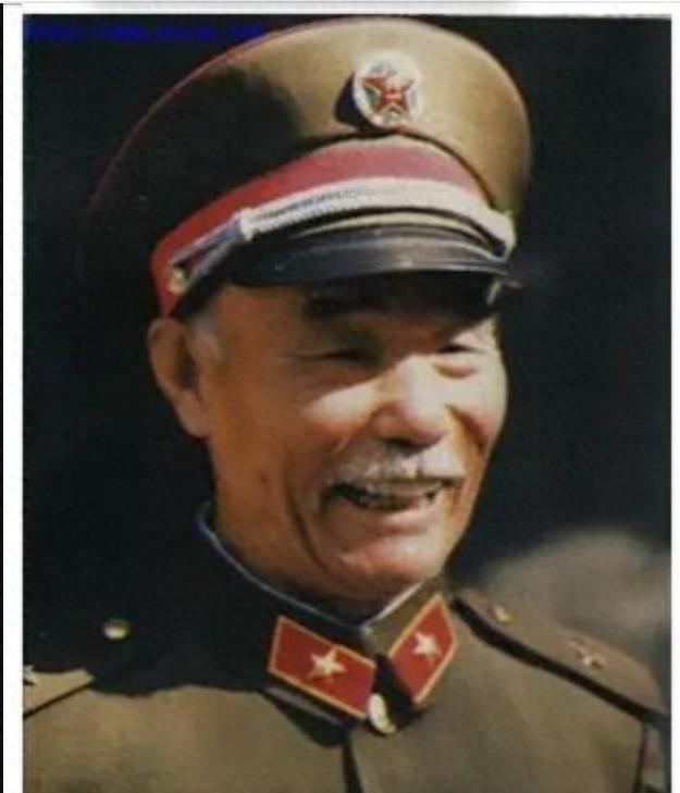 1978年，原华北军区副参谋长孙毅中将外出理发，理完发后感觉还太长，让理发师再给