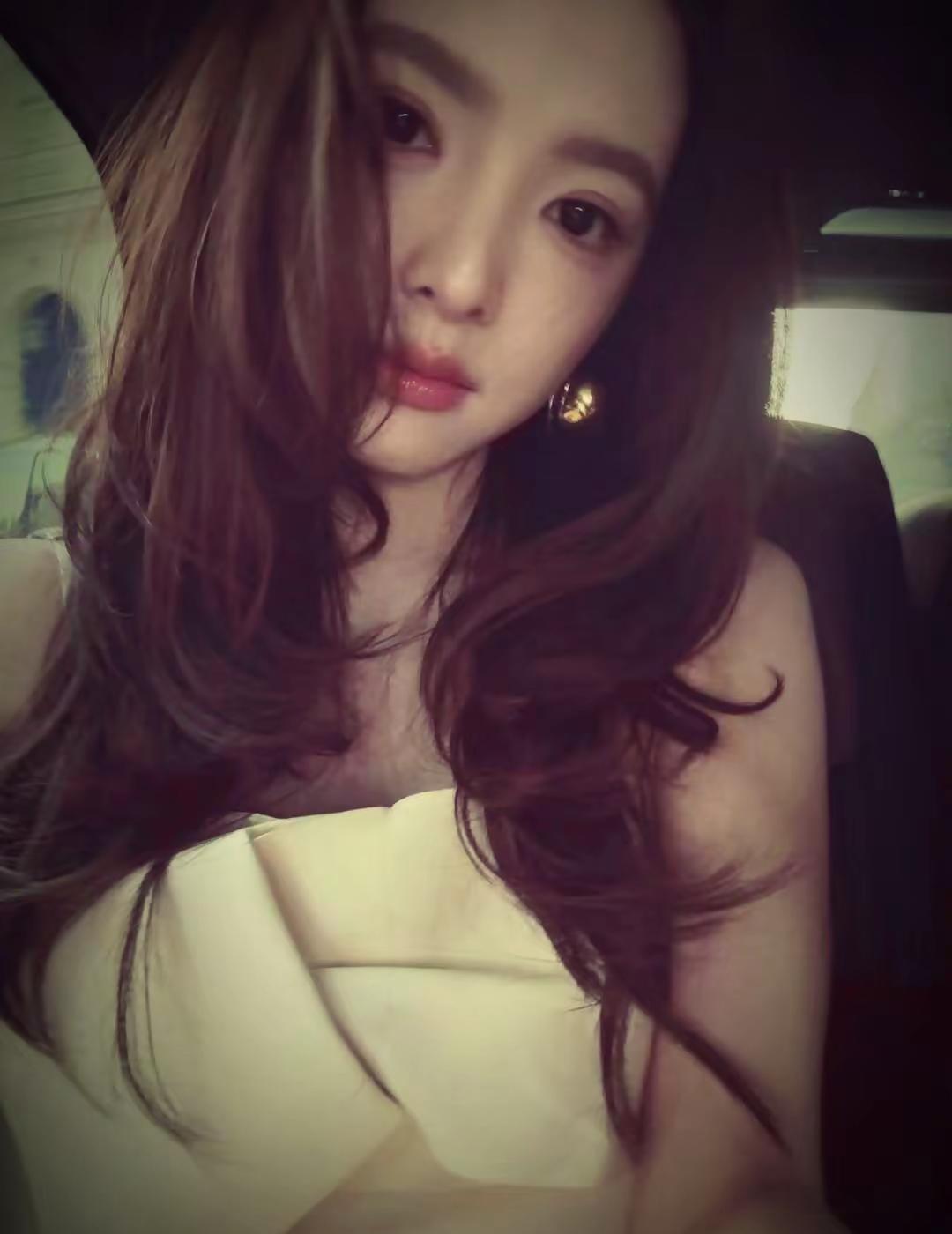 我那早期得不到的白月光。章若楠 巴黎时装周 纪梵希品牌大使章若楠