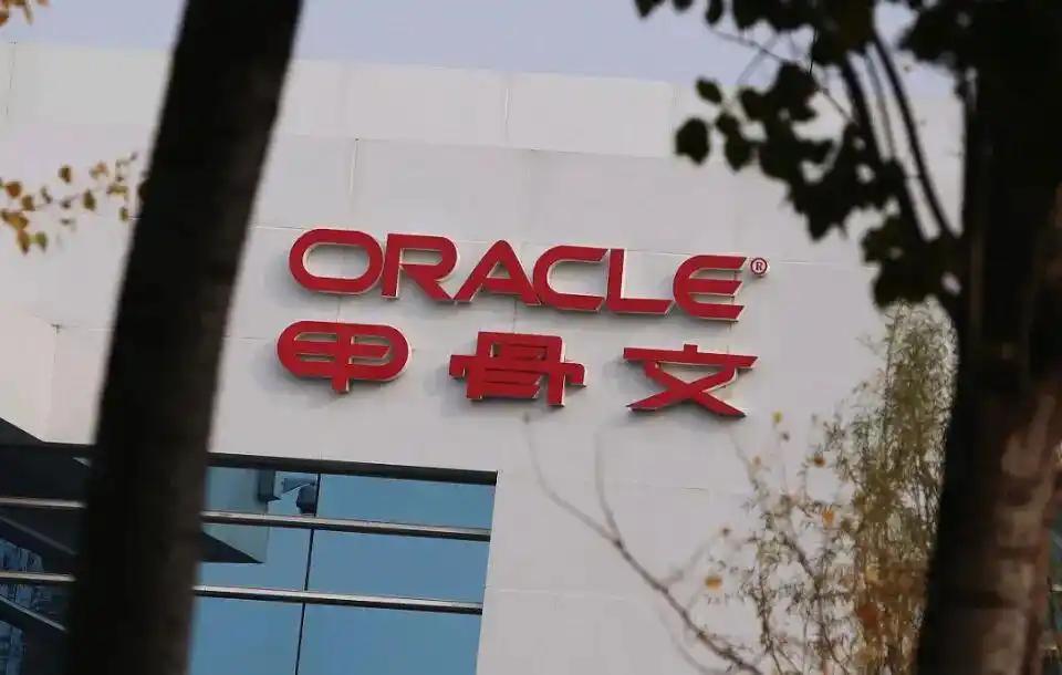 锁定早间财经资讯，零时差掌握国际财经动态。

美伊冲突持续两月，地缘紧张打乱全球