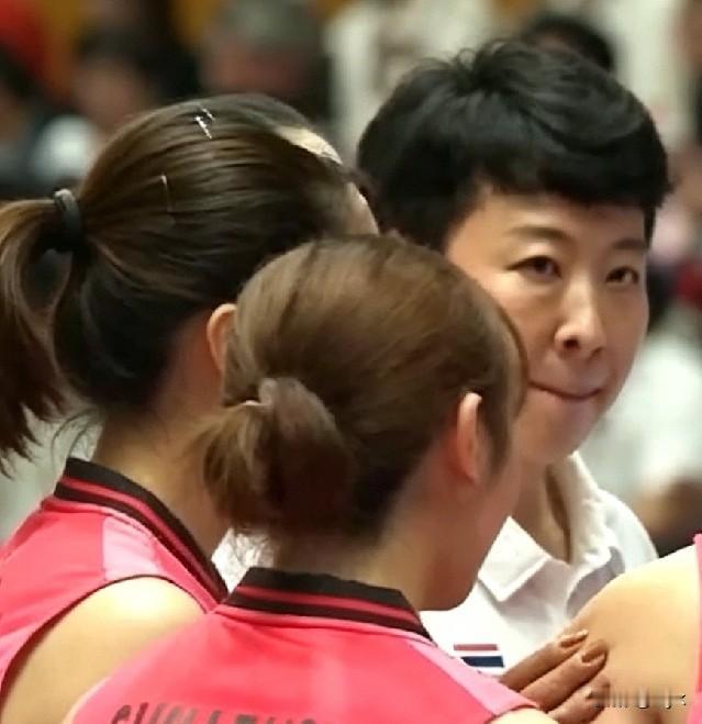 看完中国女排对阵泰国的亚运会半决赛，感触很深。泰国队韧性太强，中国队苦战五局，最