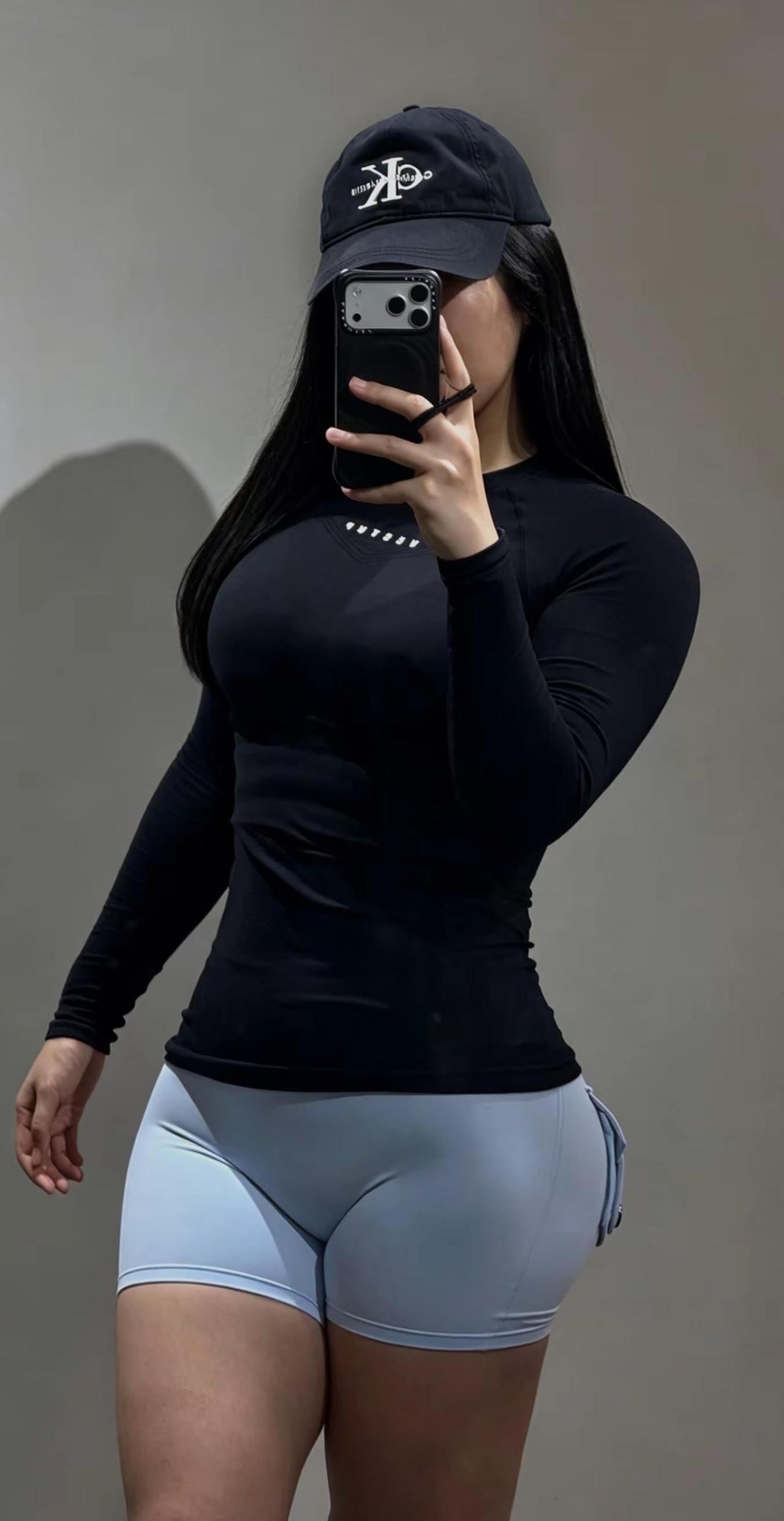 健身穿搭 健身是最好的穿搭 健身女孩穿搭 撸铁女孩 健身女孩每日穿搭