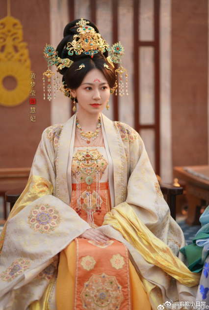 御赐小仵作2明显有钱了 黄梦莹的慧妃真的惊艳到我！刚开始还误把她当凶手，谁知道姐