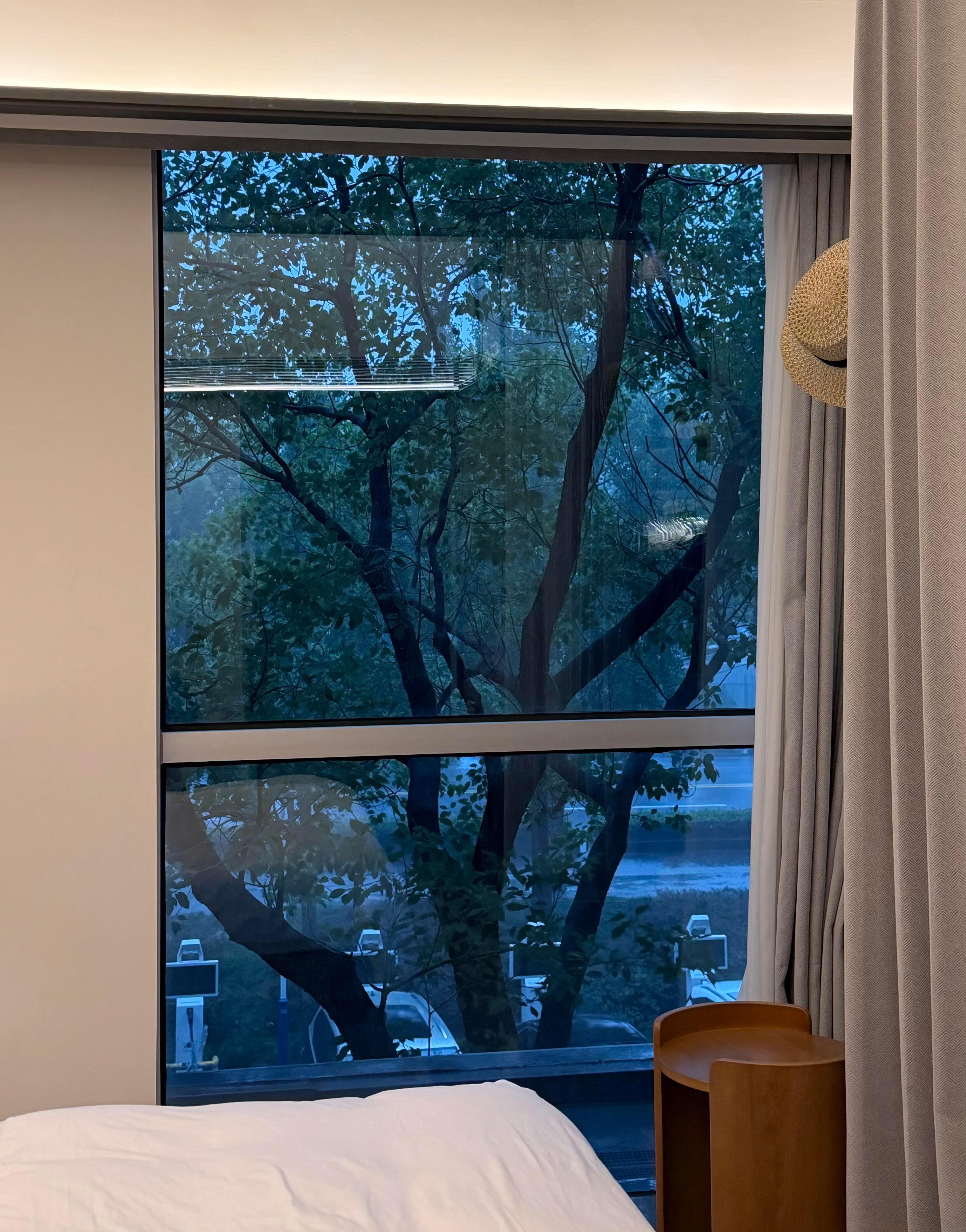 其实做人挺难的,不计较吧,有人说你傻,计较吧又说你毒,善良说你缺心眼,聪明吧又说
