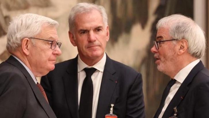 今时不同往日！
加拿大总理访华！


加拿大总理来了，
后面可能还有人要来。
