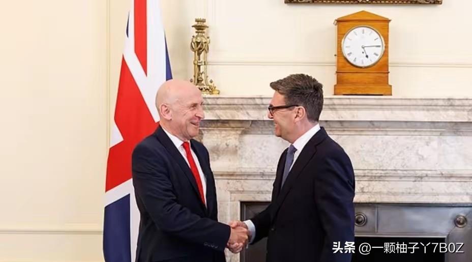 当地时间7月21日，英国新首相伯纳姆正式开启履职工作，上任第一天，就和新任财政大