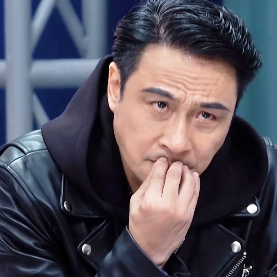 黄婷婷模仿吴镇宇表情包无限超越班 开学见面会的欢乐时刻，黄婷婷用模仿秀证明了自己