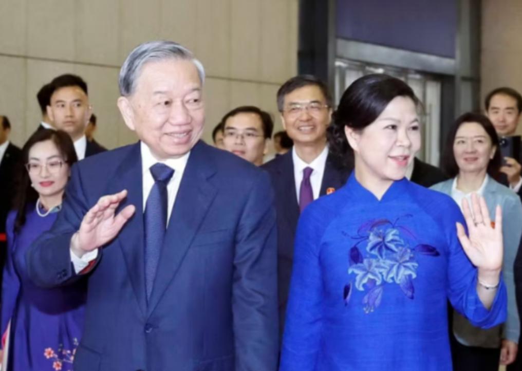 苏林回国火车刚鸣笛就变天？

前脚登车，后脚中越联合声明直接炸了，狠狠打脸唱衰者