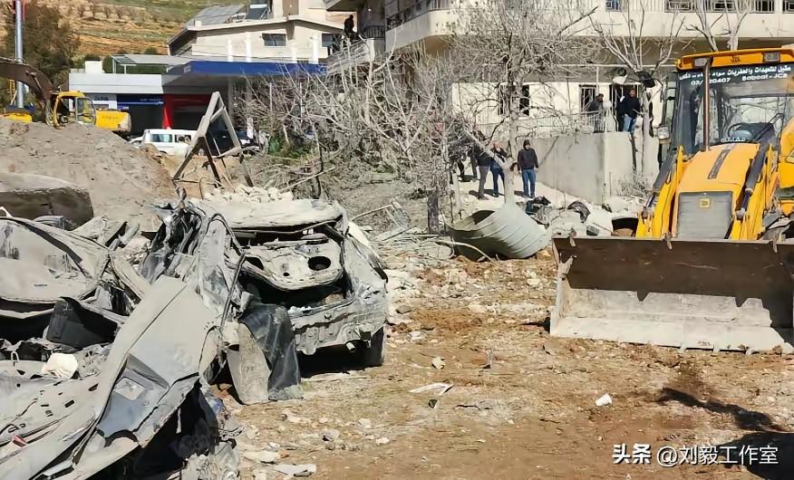 💥 突发！伊朗导弹饱和轰向以色列，海法港瞬间火海，特拉维夫高层大楼拦腰折断！